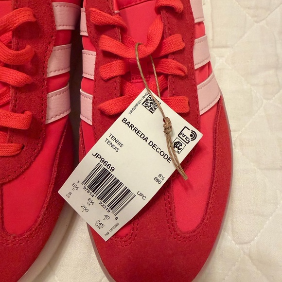 Adidas Women's Barreda Decode Sneakers - Picture 4 of 6